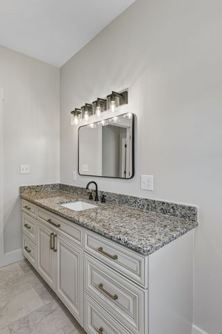 136 Summer Lake Dr, Summertown, TN 38483