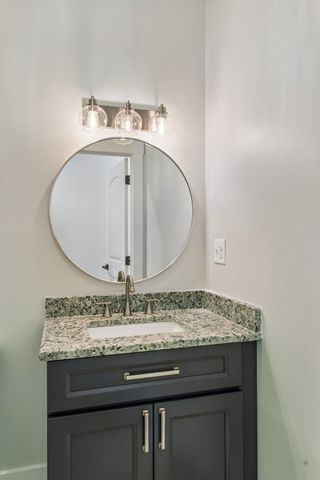 136 Summer Lake Dr, Summertown, TN 38483
