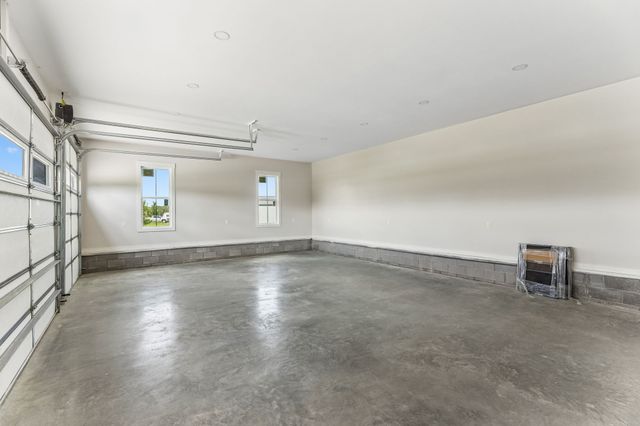 136 Summer Lake Dr, Summertown, TN 38483