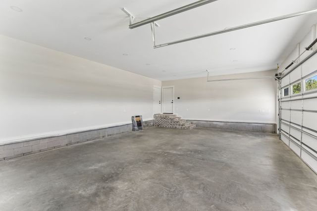 136 Summer Lake Dr, Summertown, TN 38483