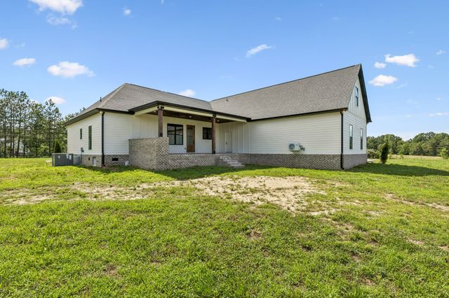 136 Summer Lake Dr, Summertown, TN 38483