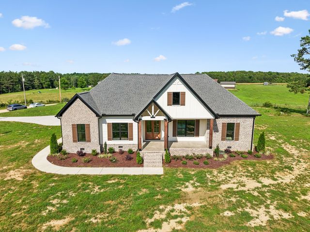 136 Summer Lake Dr, Summertown, TN 38483