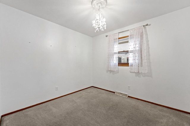 9322 W Cold Spring ROAD, Greenfield, WI 53228