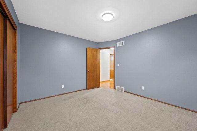 9322 W Cold Spring ROAD, Greenfield, WI 53228