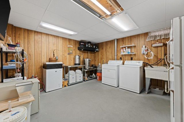 9322 W Cold Spring ROAD, Greenfield, WI 53228