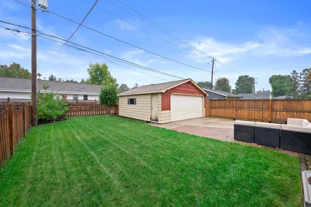 9322 W Cold Spring ROAD, Greenfield, WI 53228