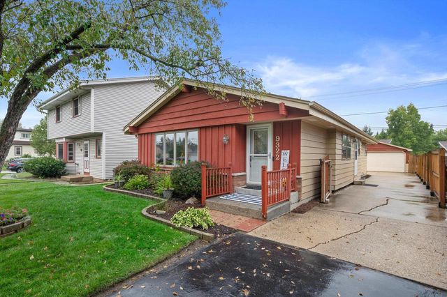 9322 W Cold Spring ROAD, Greenfield, WI 53228