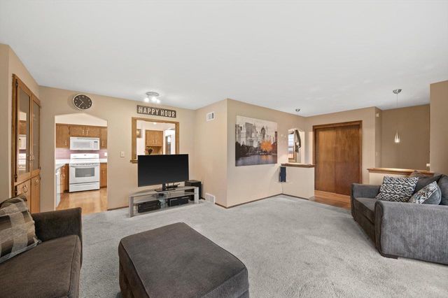 9322 W Cold Spring ROAD, Greenfield, WI 53228