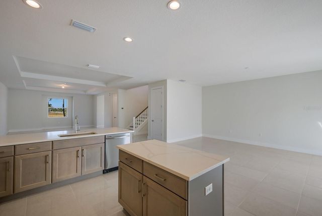 6009 WHITE MANGROVE LANE, Bradenton, FL 34210