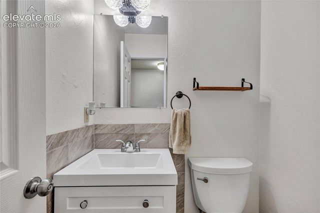 381 Raspberry Lane, Monument, CO 80132