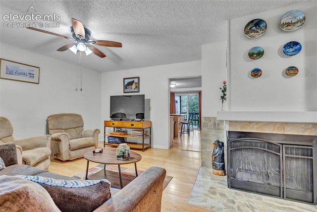 381 Raspberry Lane, Monument, CO 80132