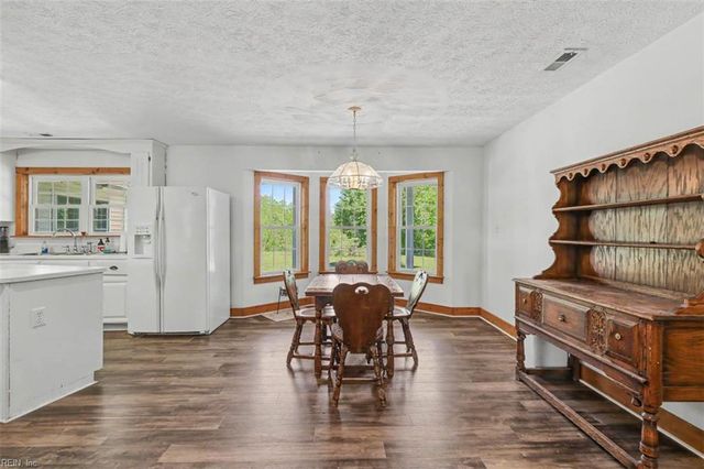 8237 Spring Hill Farm RD, Gloucester, VA 23061