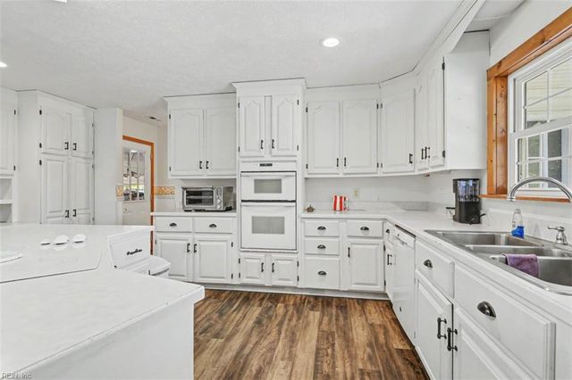 8237 Spring Hill Farm RD, Gloucester, VA 23061