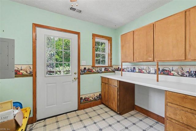 8237 Spring Hill Farm RD, Gloucester, VA 23061