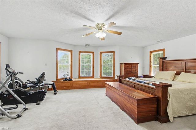 8237 Spring Hill Farm RD, Gloucester, VA 23061