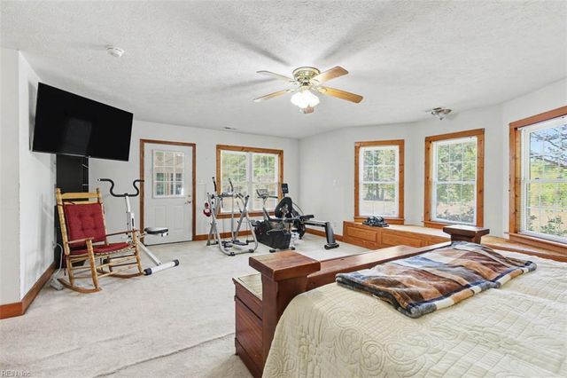 8237 Spring Hill Farm RD, Gloucester, VA 23061