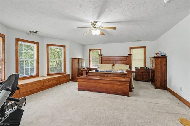 8237 Spring Hill Farm RD, Gloucester, VA 23061