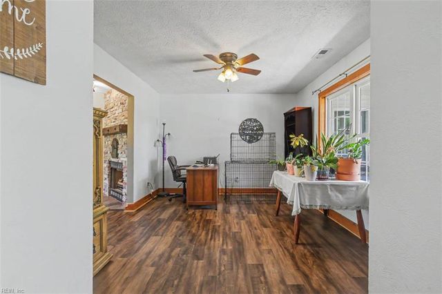 8237 Spring Hill Farm RD, Gloucester, VA 23061