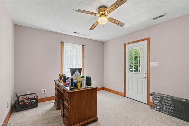 8237 Spring Hill Farm RD, Gloucester, VA 23061