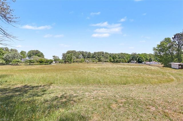8237 Spring Hill Farm RD, Gloucester, VA 23061
