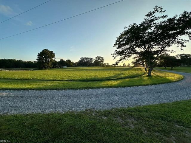 8237 Spring Hill Farm RD, Gloucester, VA 23061