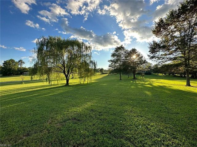 8237 Spring Hill Farm RD, Gloucester, VA 23061