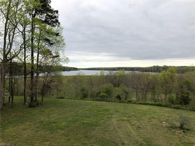 8237 Spring Hill Farm RD, Gloucester, VA 23061
