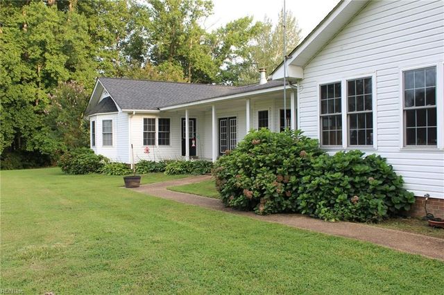 8237 Spring Hill Farm RD, Gloucester, VA 23061