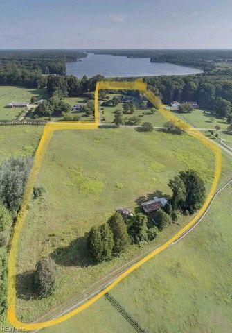 8237 Spring Hill Farm RD, Gloucester, VA 23061