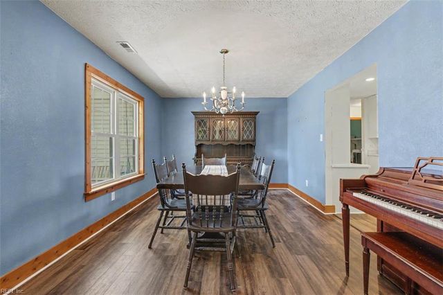 8237 Spring Hill Farm RD, Gloucester, VA 23061
