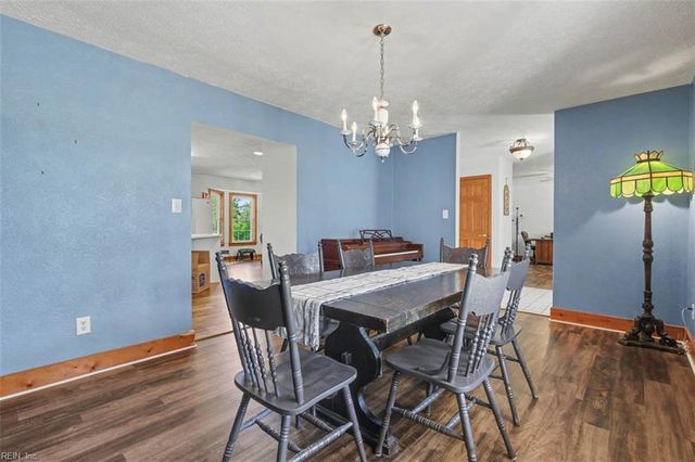 8237 Spring Hill Farm RD, Gloucester, VA 23061