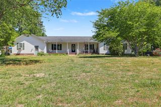 8237 Spring Hill Farm RD, Gloucester, VA 23061