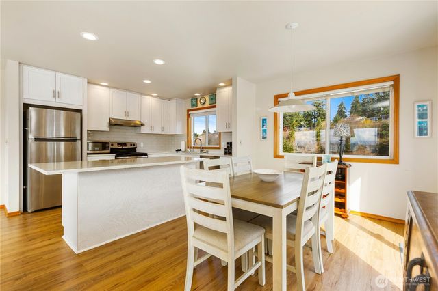 86 Keystone Avenue, Coupeville, WA 98239