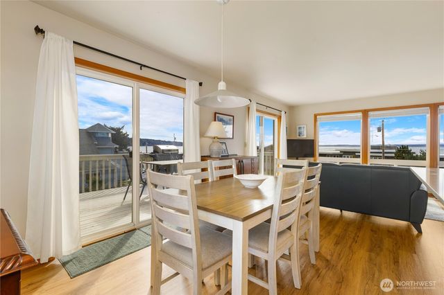 86 Keystone Avenue, Coupeville, WA 98239