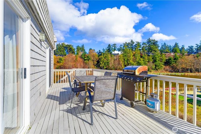 86 Keystone Avenue, Coupeville, WA 98239