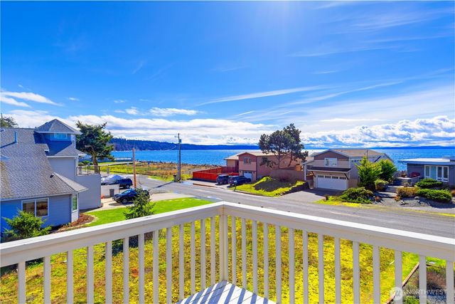 86 Keystone Avenue, Coupeville, WA 98239