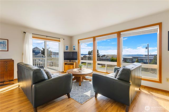 86 Keystone Avenue, Coupeville, WA 98239