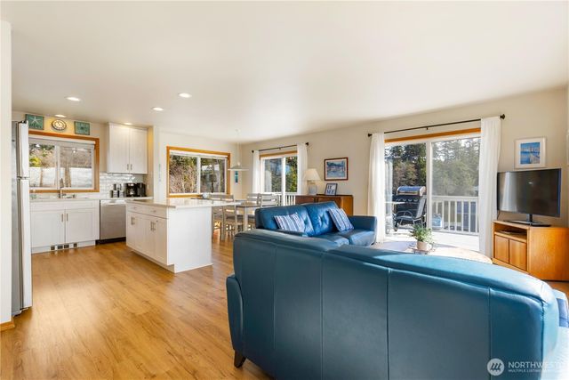 86 Keystone Avenue, Coupeville, WA 98239