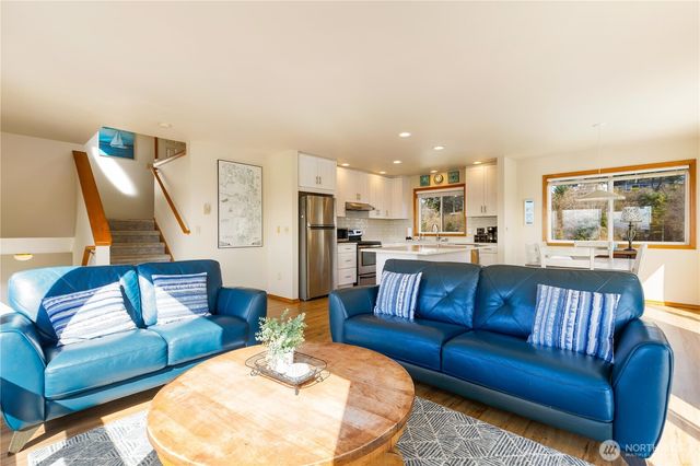 86 Keystone Avenue, Coupeville, WA 98239