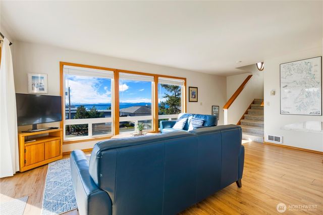 86 Keystone Avenue, Coupeville, WA 98239