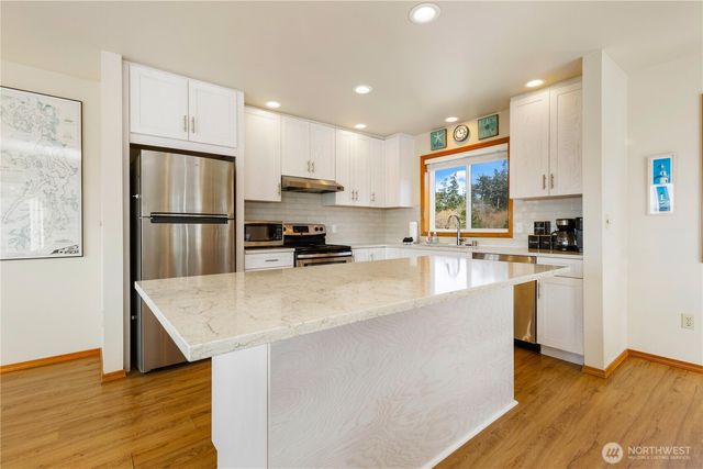 86 Keystone Avenue, Coupeville, WA 98239