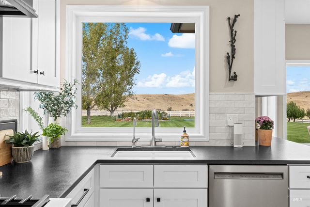10226 W Deep Canyon Drive, Star, ID 83669