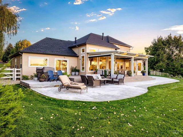 10226 W Deep Canyon Drive, Star, ID 83669