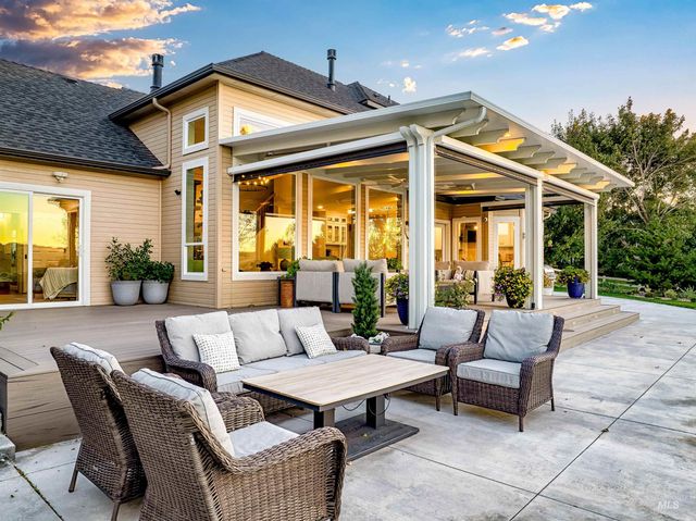 10226 W Deep Canyon Drive, Star, ID 83669