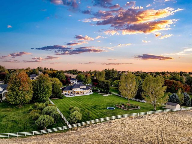 10226 W Deep Canyon Drive, Star, ID 83669