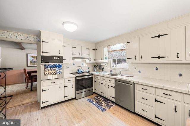 1457 LYNN DR, Pottstown, PA 19464