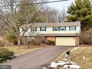 1457 LYNN DR, Pottstown, PA 19464