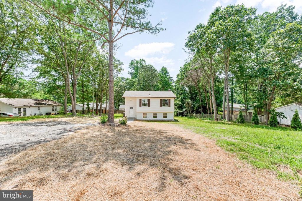 1235 CALVERT BEACH RD, St Leonard, MD 20685
