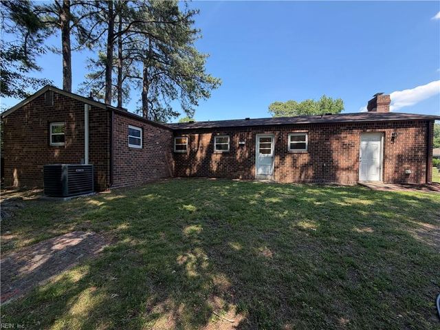 2833 Candlewood CIR, Chesapeake, VA 23324