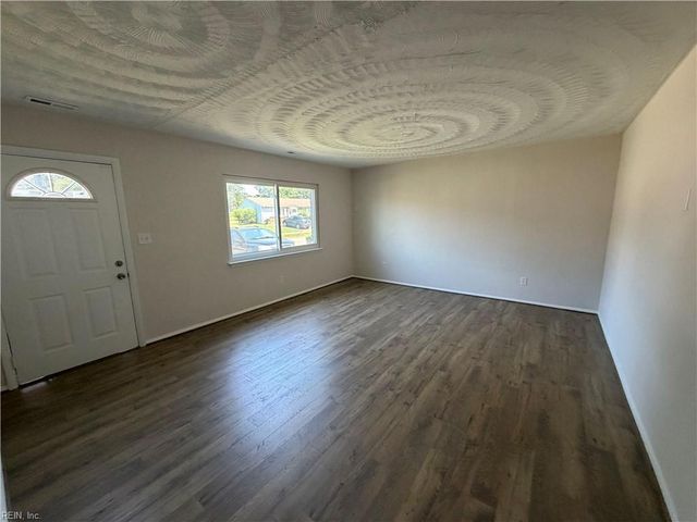2833 Candlewood CIR, Chesapeake, VA 23324